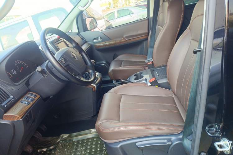 Used FORTHING Lingzhi PLUS 2021 2.0L Manual Luxury 7-Seater