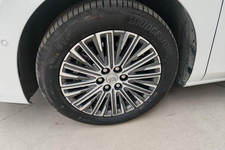 Used Buick GL8 New Energy 2024 Lu Zun Luxury Edition 7-Seater
