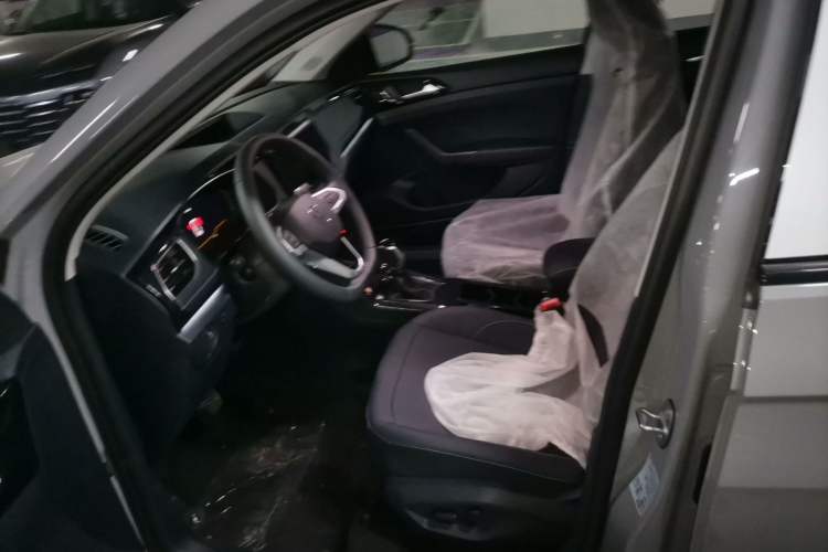 Used Volkswagen Tharu 
