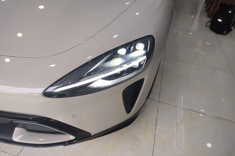 Used Xiaomi Auto SU7 2024 Rear-Drive Long-Range Intelligent Driving Version
