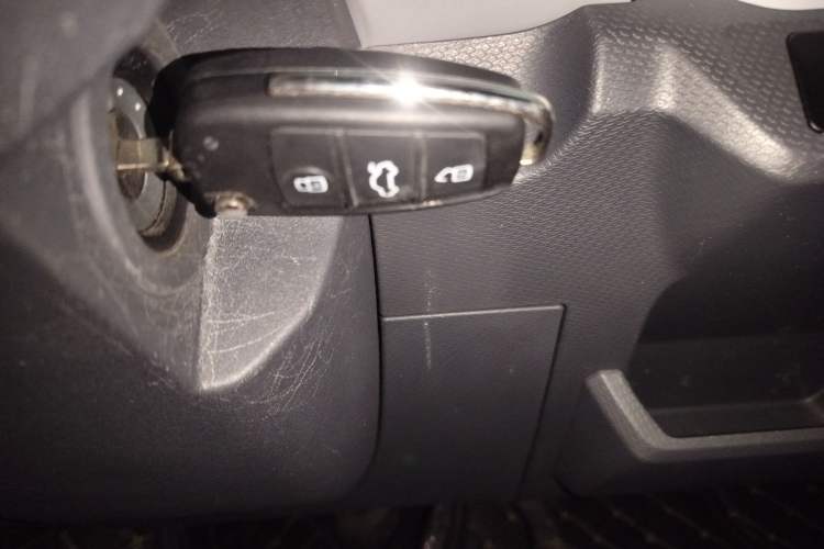 Used Chery QQ Ice Cream 2022 120km Conical Shape Lithium Iron Phosphate
