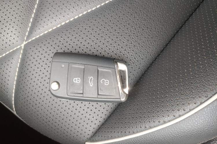 Used Volkswagen Tiguan L 2022 330TSI Automatic Two-Wheel Drive R-Line Enhanced Edition
