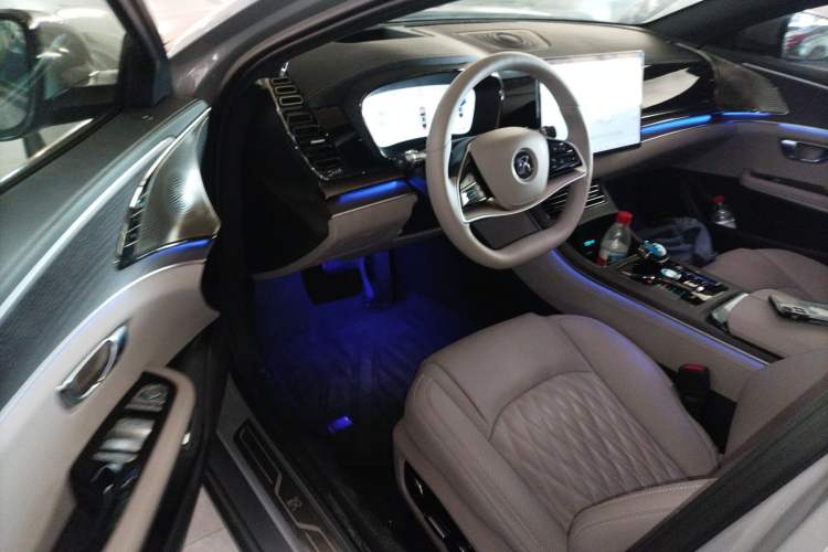 Used BYD Han 2025 EV with 701 km of Laser Radar-Enabled Intelligent Driving
