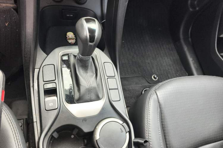 Used Hyundai Santa Fe 2013 2.4L Automatic Two-Wheel Drive Smart Version
