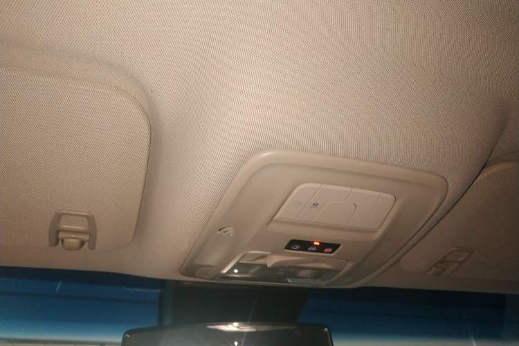 Used Buick GL8 2023 Land Executive Class Smart Enjoyment Model
