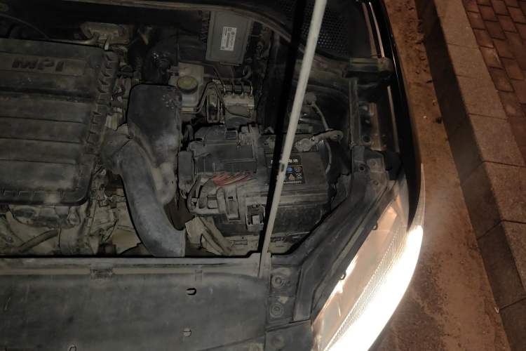 Used Volkswagen Santana 2015 1.6L Manual Comfort Edition
