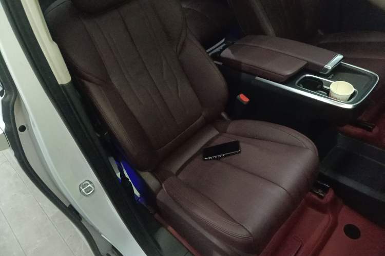 Used Buick Century 2023 2.0T Six-Seater Yinshi Edition
