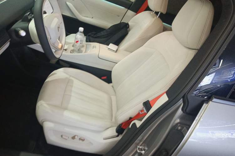 Used ONVO L60 2024 60 kWh Rear-Drive Version
