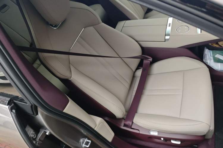 Used  YU7 2025 Ultra-Long Range Rear-Wheel Drive Version
