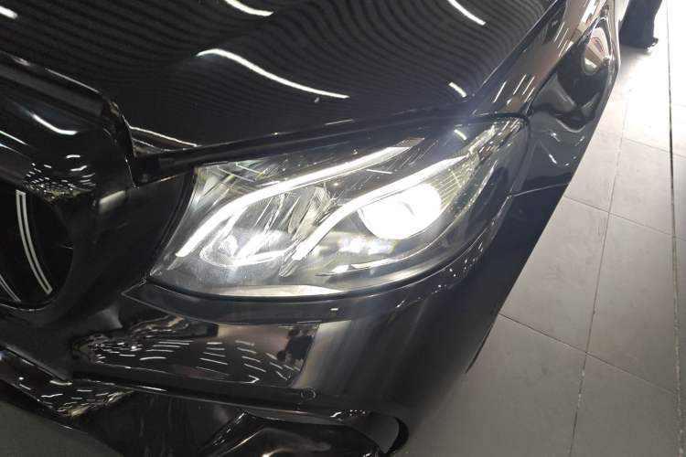 Used Mercedes-Benz E-Class 2019 E 300 L Sporty and Stylish Model