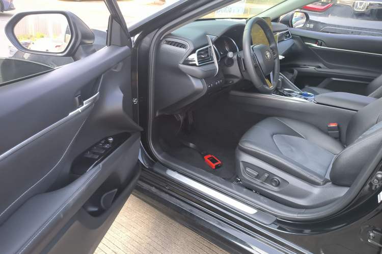 Used Toyota Camry 2021 2.0S FENGSHANG Edition
