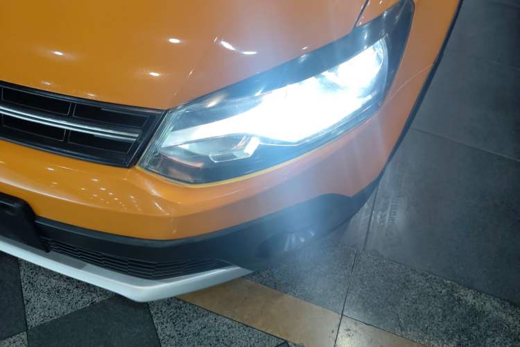 Used Volkswagen Polo 2012 1.6L Cross Polo Automatic Transmission
