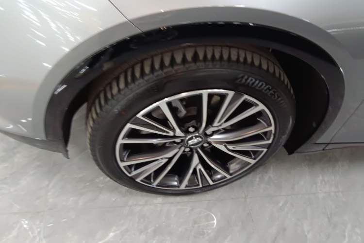 Used Cadillac GT4 2023 25T Luxury Model
