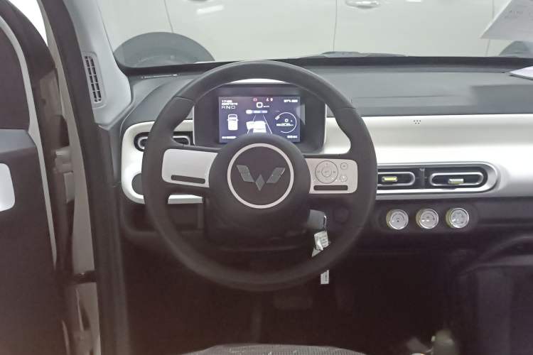 Used Wuling Hongguang MINIEV 2024 3rd Generation 215km Youth Edition
