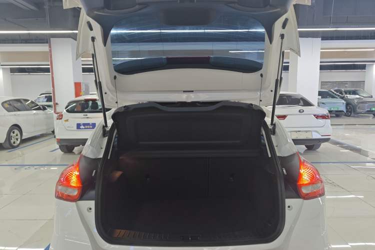 Used Ford Focus 2018 Hatchback Classic 1.6L Automatic Comfort Plus SmartDrive Edition
