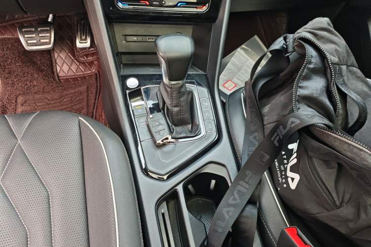 Used Volkswagen Tiguan L 2023 330TSI Automatic Two-Wheel Drive R-Line Enjoyment Edition
