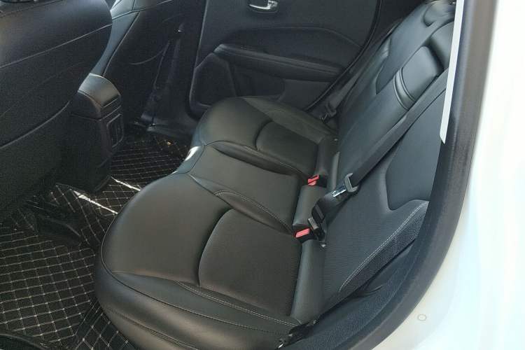 Used  Compass 2017 200T Automatic Family Edition
