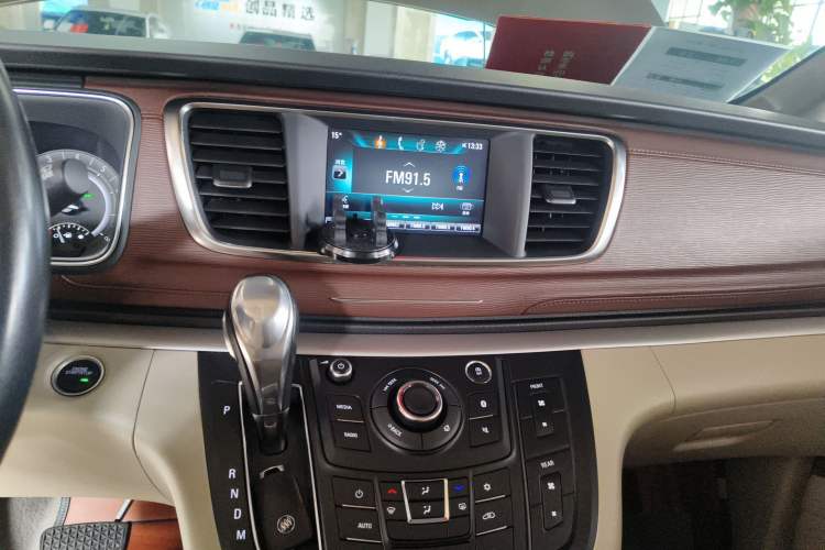 Used Buick GL8 2018 28T Luxury Model China VI Standard