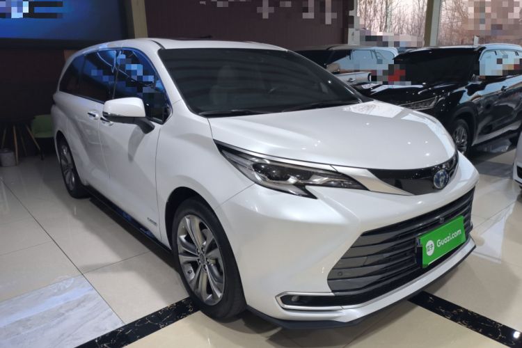 Used Toyota Sienna 2023 2.5L Hybrid Deluxe Edition