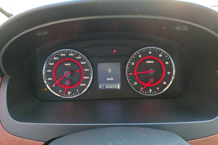 Used SAIC MAXUS G10 2016 2.0T Automatic Luxury Edition
