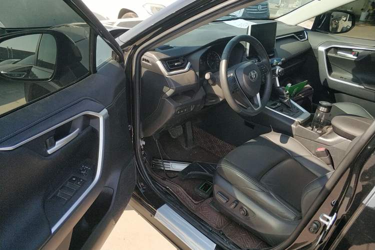 Used Toyota Wildlander 2022 Dual-Engine 2.5L E-CVT Two-Wheel Drive Luxury PLUS Edition