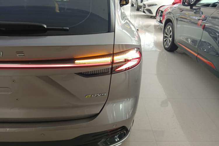 Used Roewe RX5 New Energy 2023 eRX5 Super Hybrid Prestige Edition
