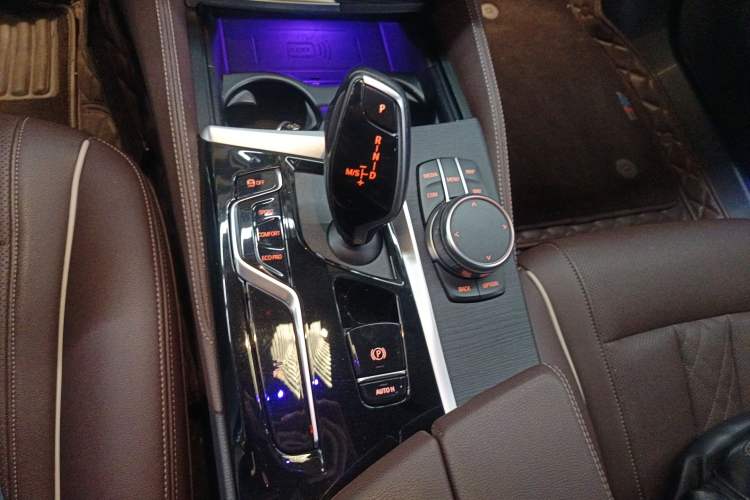 Used BMW 5 Series 2022 Second Facelift 530Li Leading Edition M Sport Package
