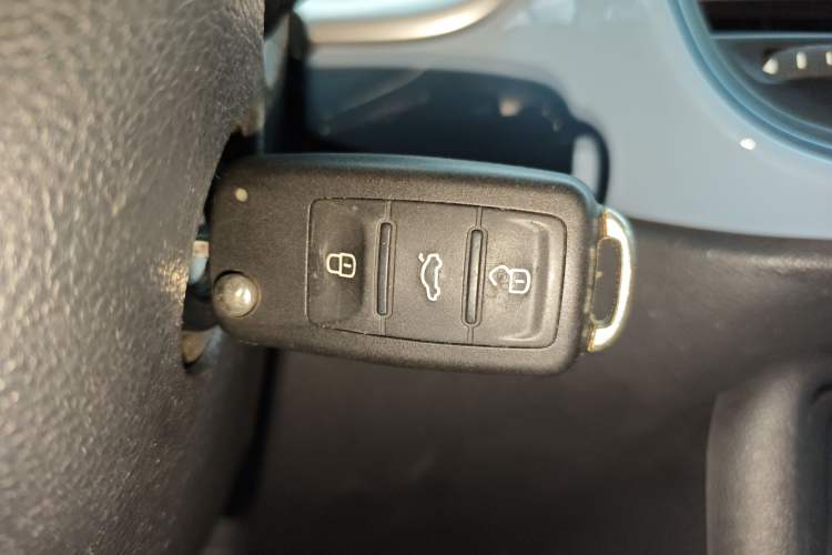 Used Volkswagen Beetle 2015 180TSI model
