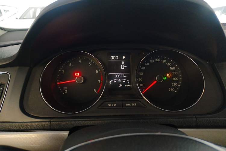 Used Volkswagen Lavida 2015 1.6L Automatic Comfort Edition
