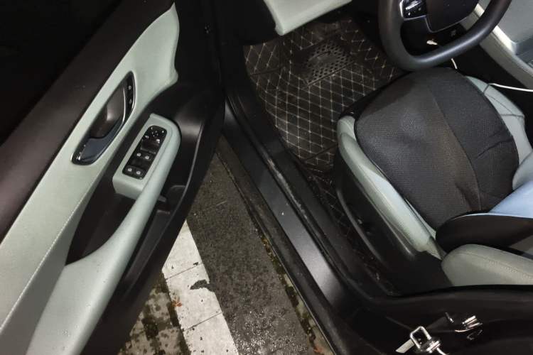 Used Roewe D6 2025 450km Deluxe Edition
