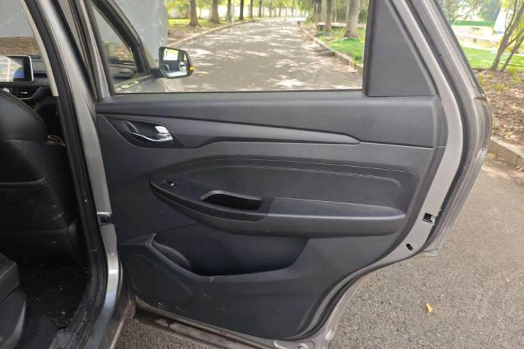 Used Wuling Hongguang S3 2019 1.5T Manual Comfort Edition China VI Standard
