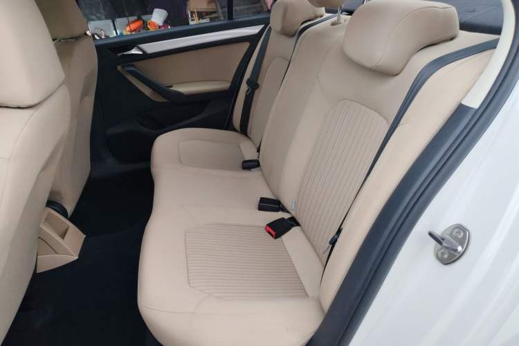 Used Volkswagen Jetta 2015 1.6L Manual Comfort Model
