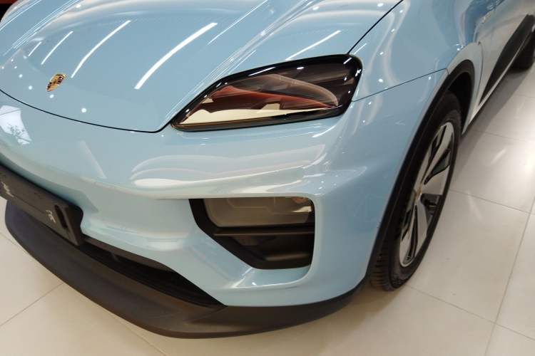 Used Porsche Macan 2024 Macan Long Range Edition
