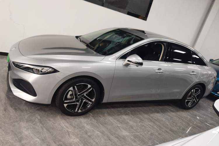 Used Roewe D7 2023 DMH 125km Flagship Edition
