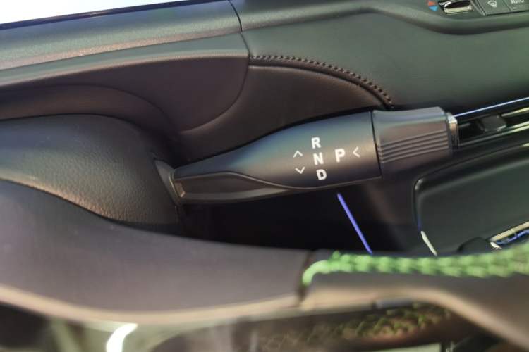 Used VOYAH FREE 2025 318 259 km All-Wheel-Drive Exploration Edition