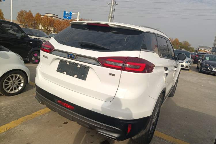 Used Geely Auto Emgrand X7 Sport 2018 1.8TD Automatic Two-Wheel Drive Smart 4G Connected Version
