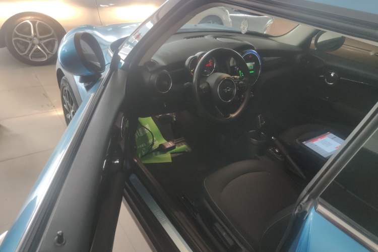 Used  MINI 2018 1.5T ONE PLUS
