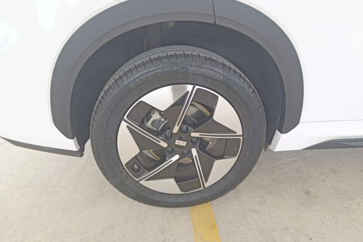 Used  E5 2024 530km Long-Range Version
