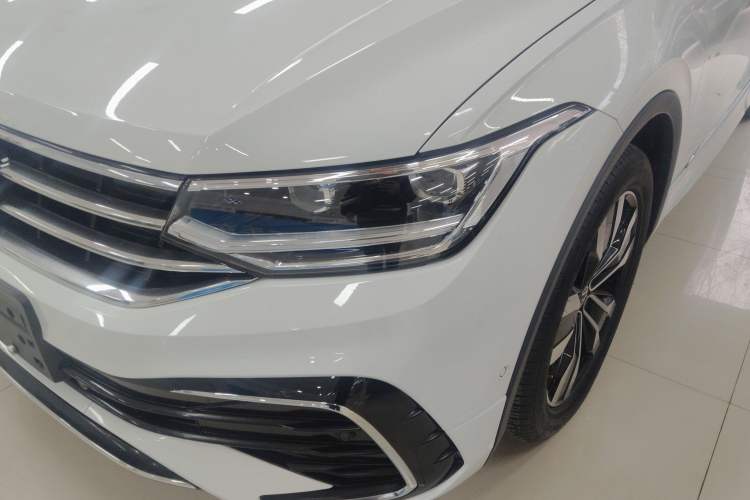 Used Volkswagen Tiguan L 2024 Outstanding Model 330TSI Automatic Two-Wheel Drive R-Line Dragon Glory Edition
