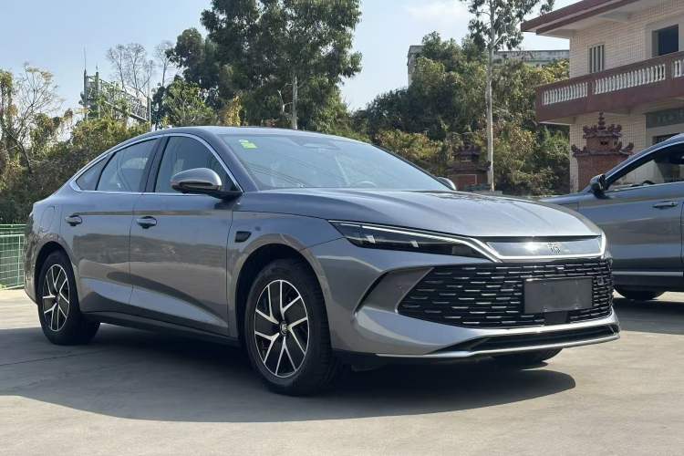 Used BYD Qin L 2025 DM-i Smart Drive 120KM Superior Model
