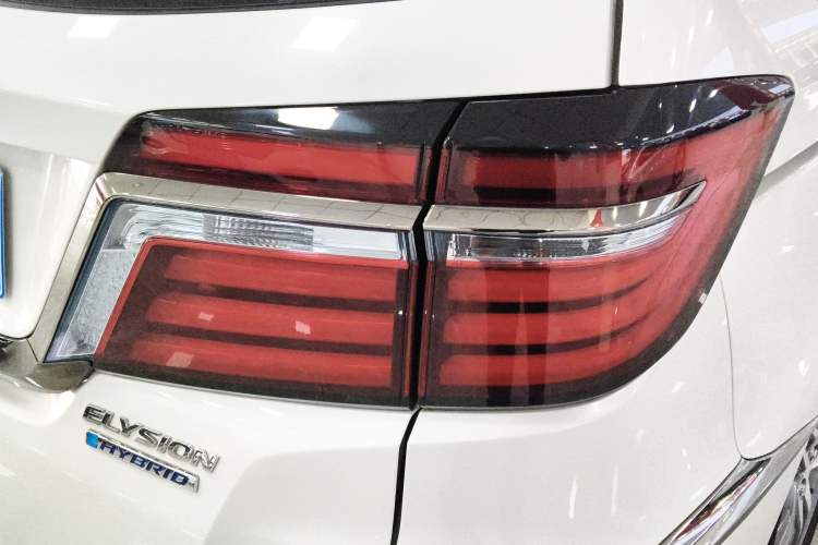 Used Honda Elysion 2019 2.0L Hybrid Luxury Edition
