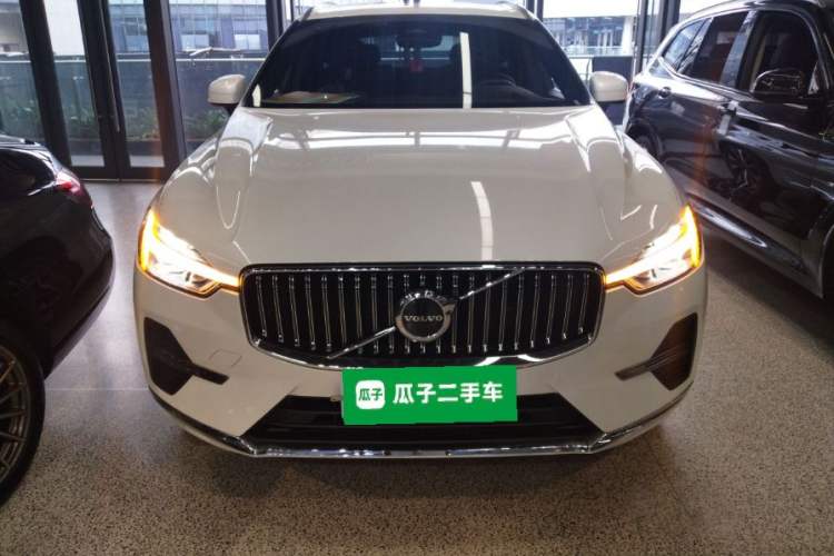 Used Volvo XC60 2023 B5 4x4 Smart Luxury Edition
