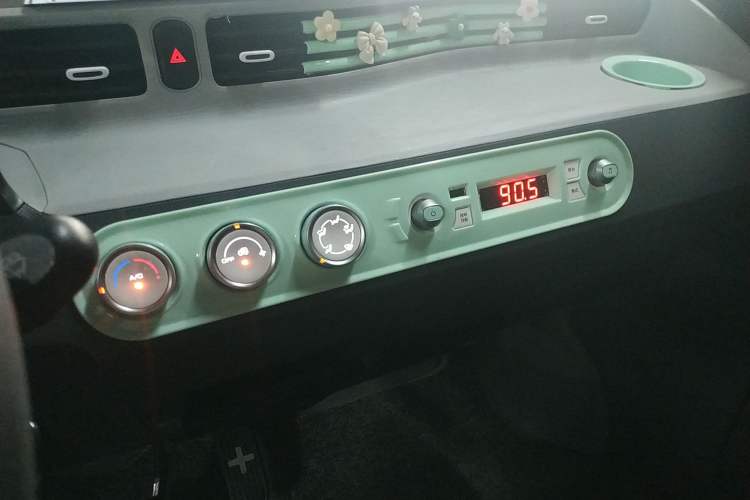 Used Wuling Hongguang MINIEV 2021 Macaron Fashion Edition Lithium-Ion Battery
