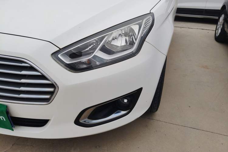 Used Ford Escort 2015 1.5L Automatic Fashion Model