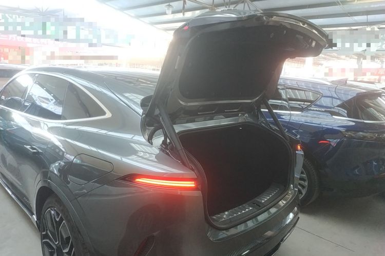 Used  11 2024 730 Luxury Edition with Three Lasers and Rear-Wheel Drive
