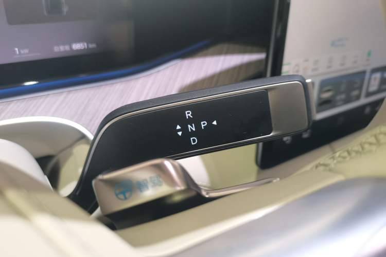 Used Denza N9 2025 Flagship Model
