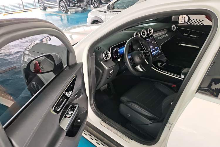 Used Mercedes-Benz GLC 2023 GLC 260 L 4MATIC Luxury 7-Seater
