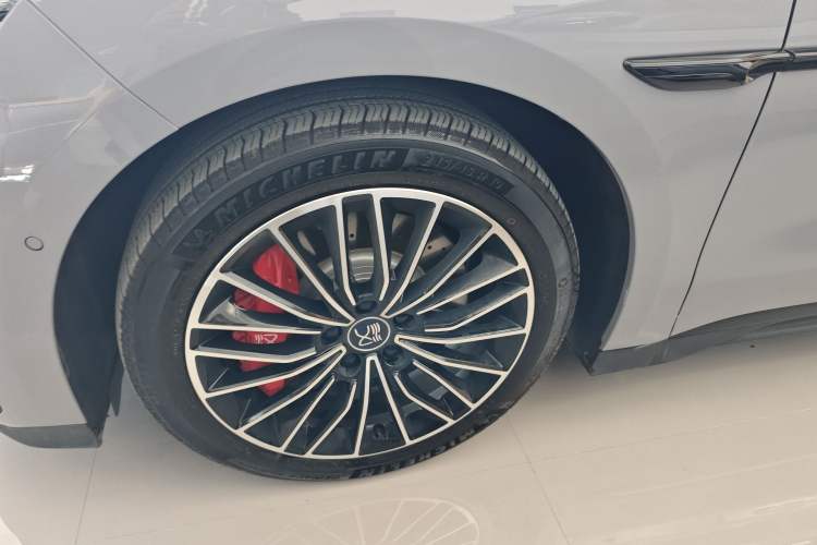 Used BYD Han 2025 EV with 701 km of Laser Radar-Enabled Intelligent Driving
