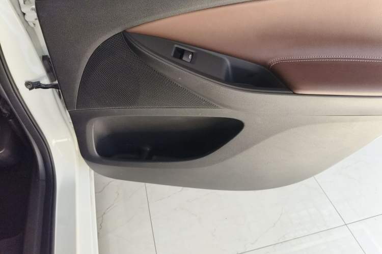 Used Buick GL6 2019 18T 6-Seater Connected Luxury Version China VI Standard
