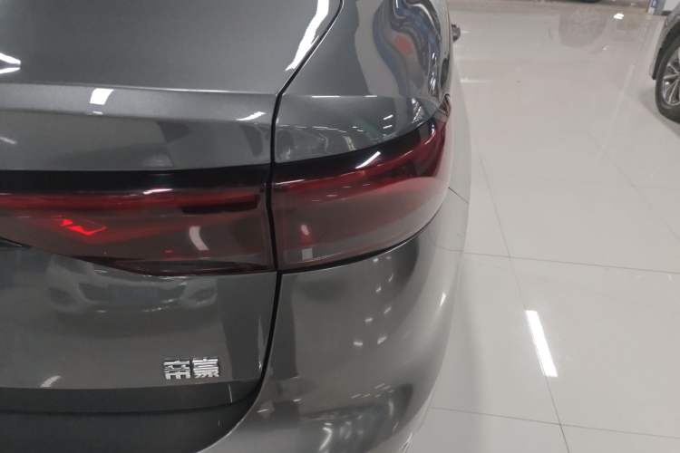 Used Geely Auto Emgrand 2022 4th Generation 1.5L CVT Flagship Model
